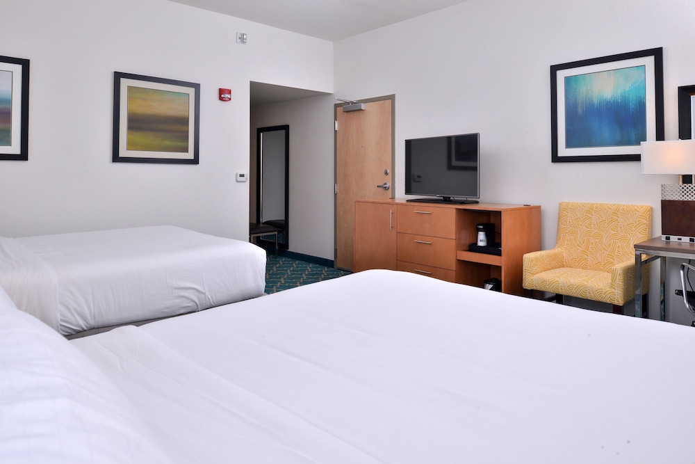 Suite, 2 Queen Beds, Sofa