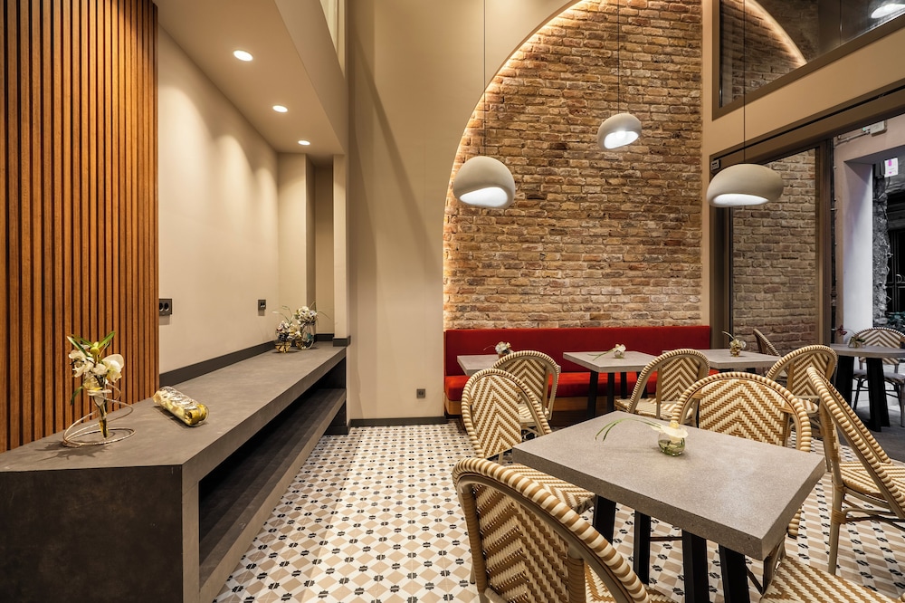 Erk Hotel 29/50