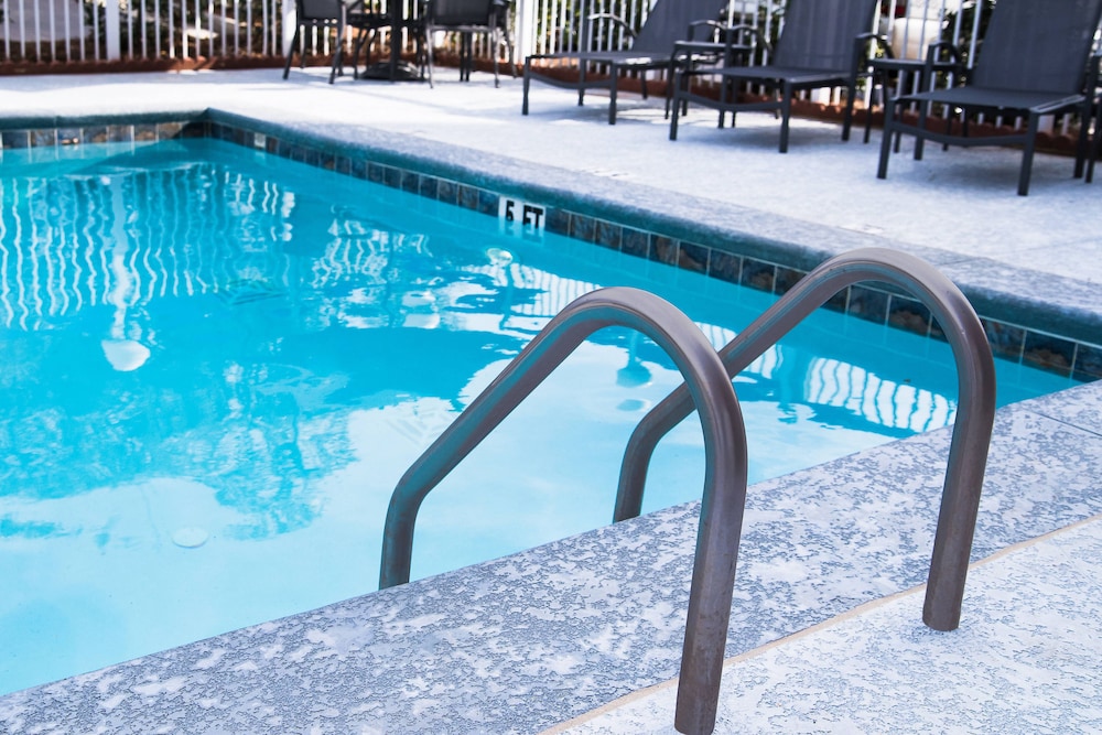 Fairfield Inn And Suites By Marriott Atlanta Airport North 5/32