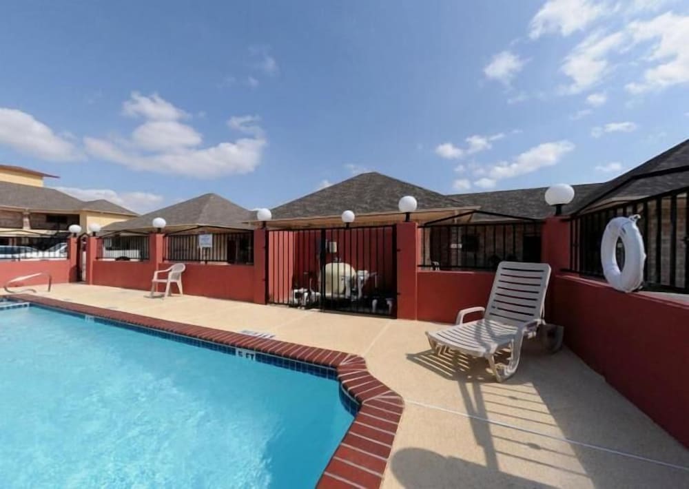 Guest Inn San Benito Harlingen 38/40