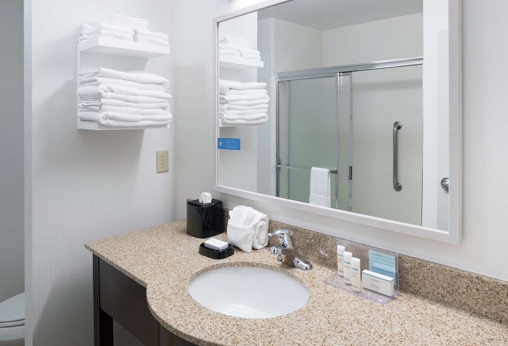 Hampton Inn And Suites Rochester North 18/42