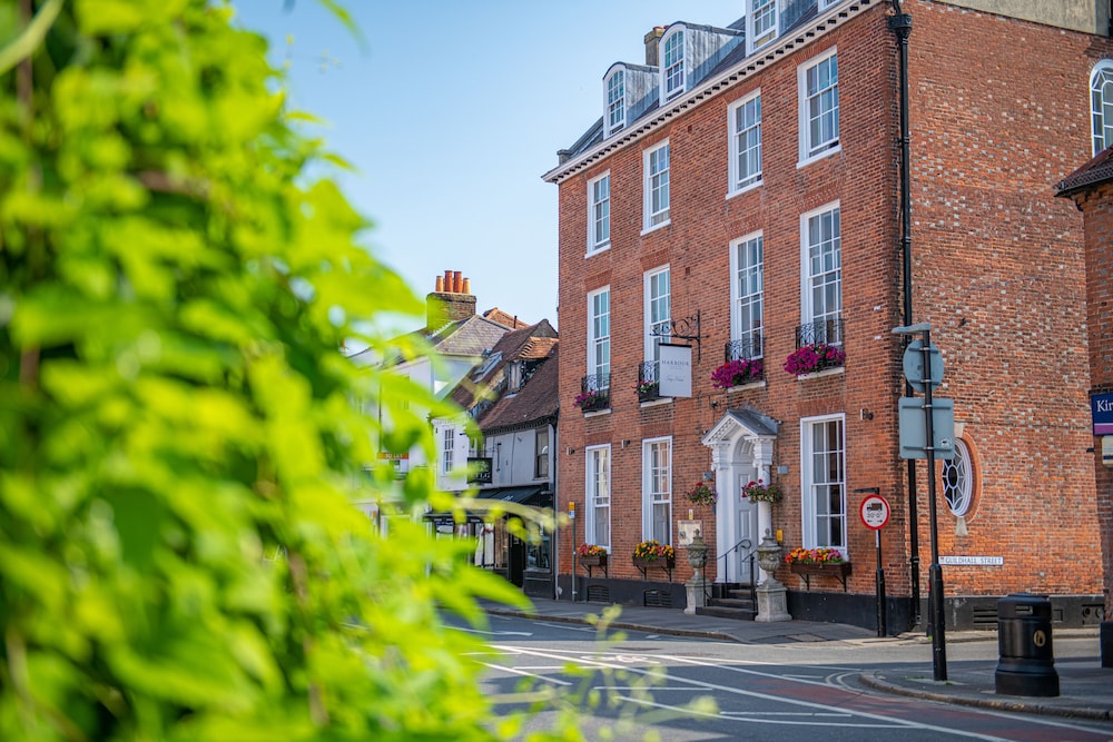 Chichester Harbour Hotel 69/72