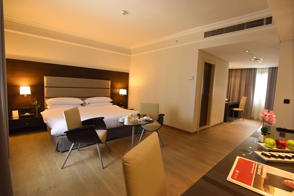 Suite, King Bed, Smoking, Ramada By Wyndham Downtown Beirut 2/3
