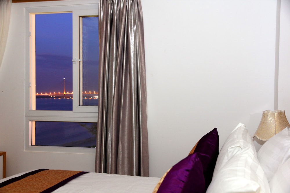 Nesta Hotel 32/64