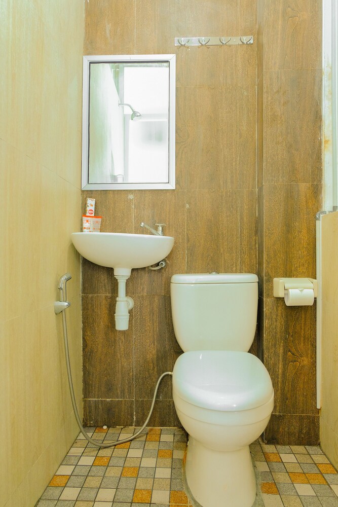 جناح عائلي بسريرين مزدوجين، OYO 354 32 Guest House 4/6