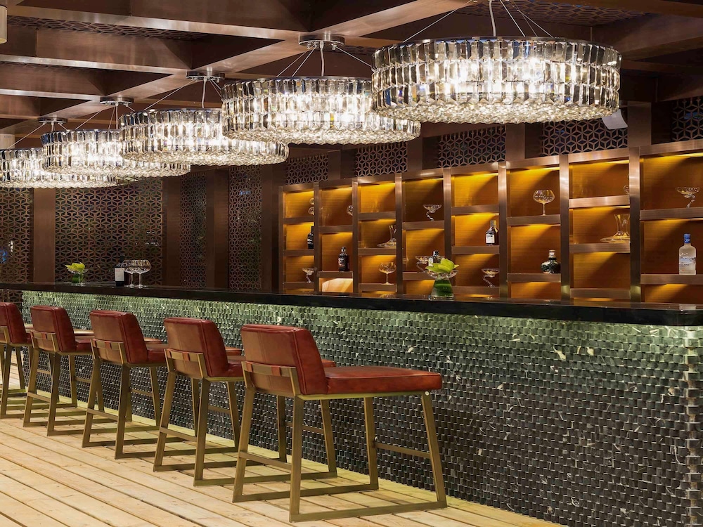 Pullman Guangzhou Baiyun Airport Hotel 55/77