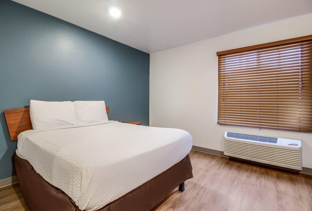WoodSpring Suites Houston Baytown 28/54