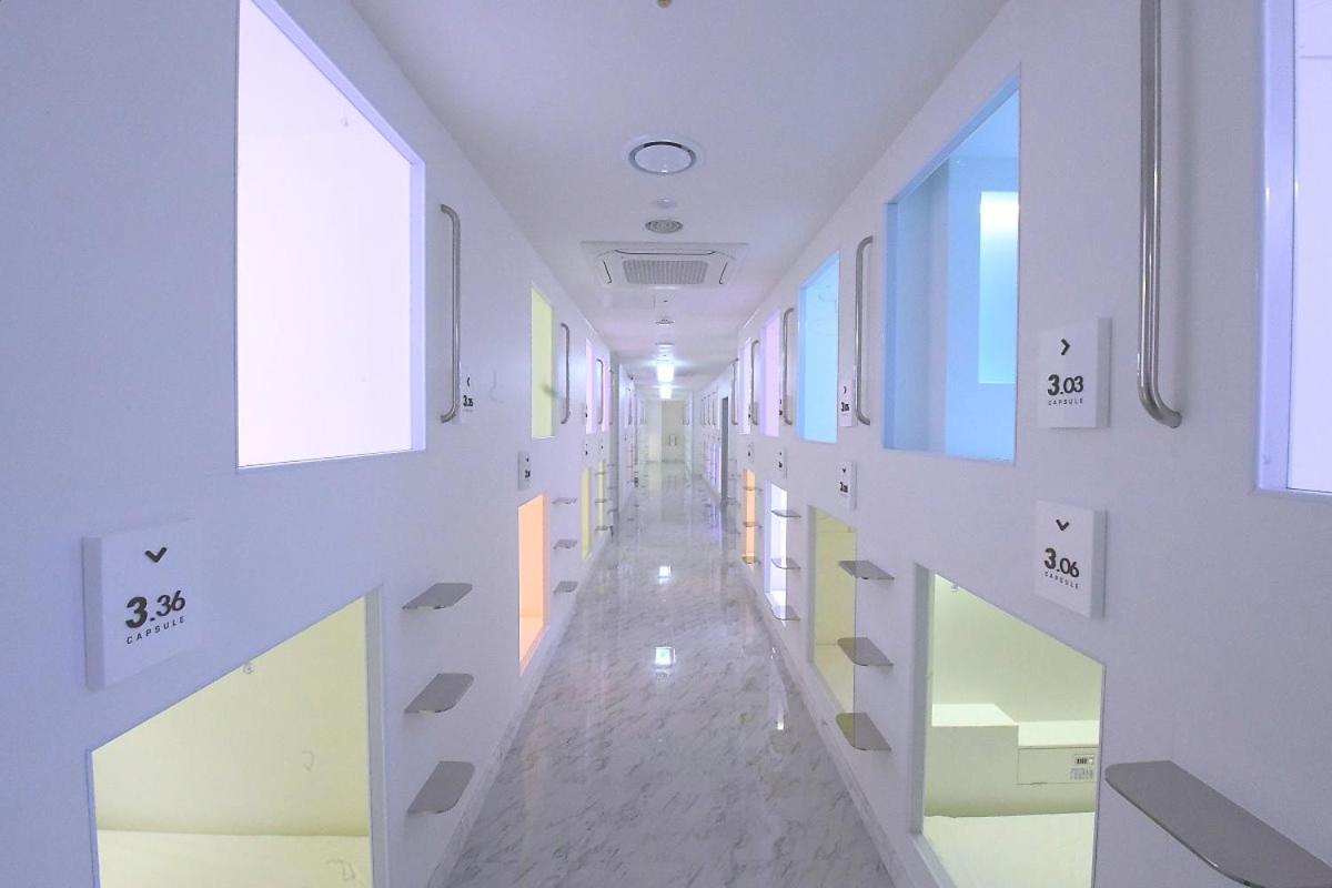 HOTEL 1 8/55