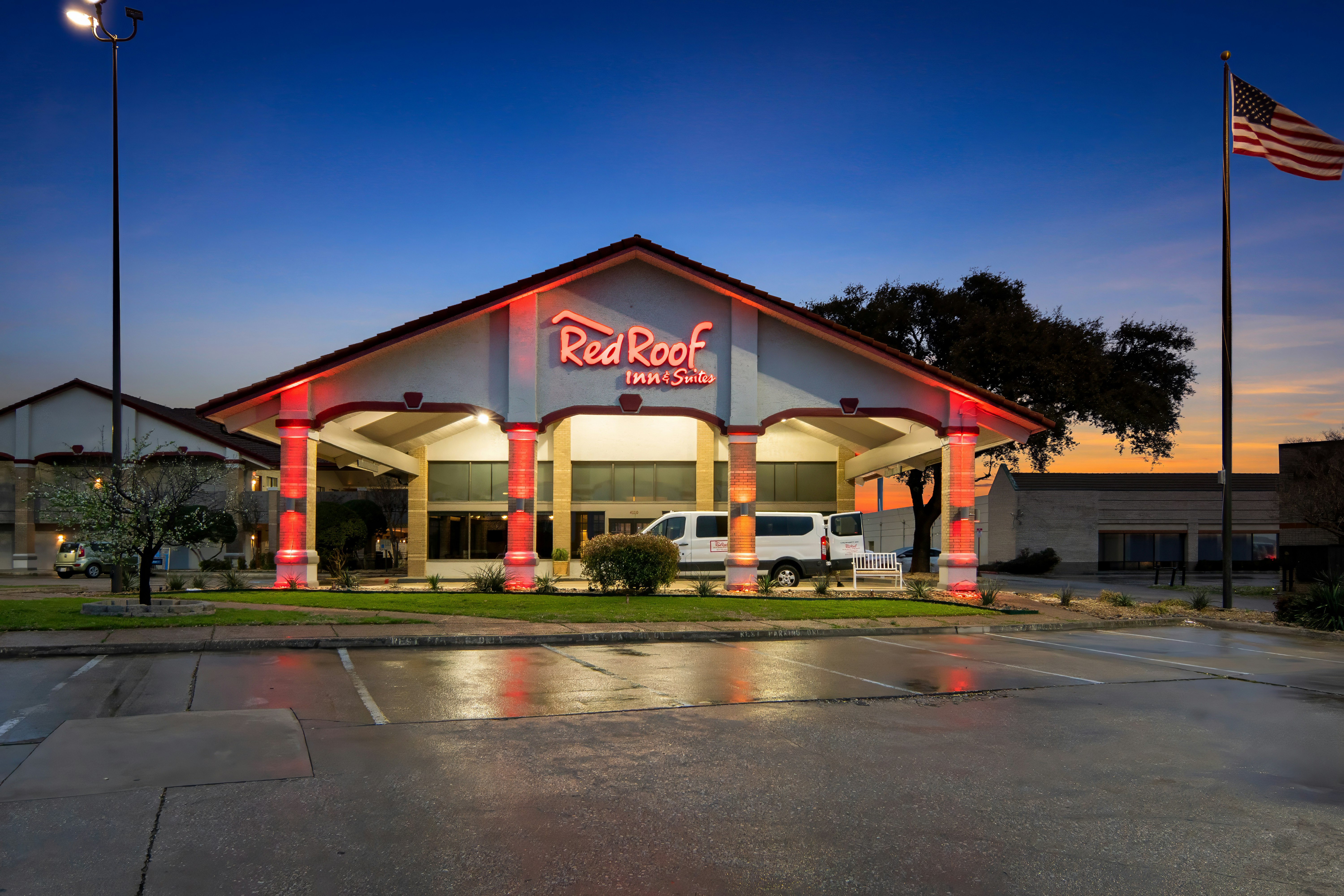 Red Roof Inn & Suites Irving - DFW Airport South 3/45