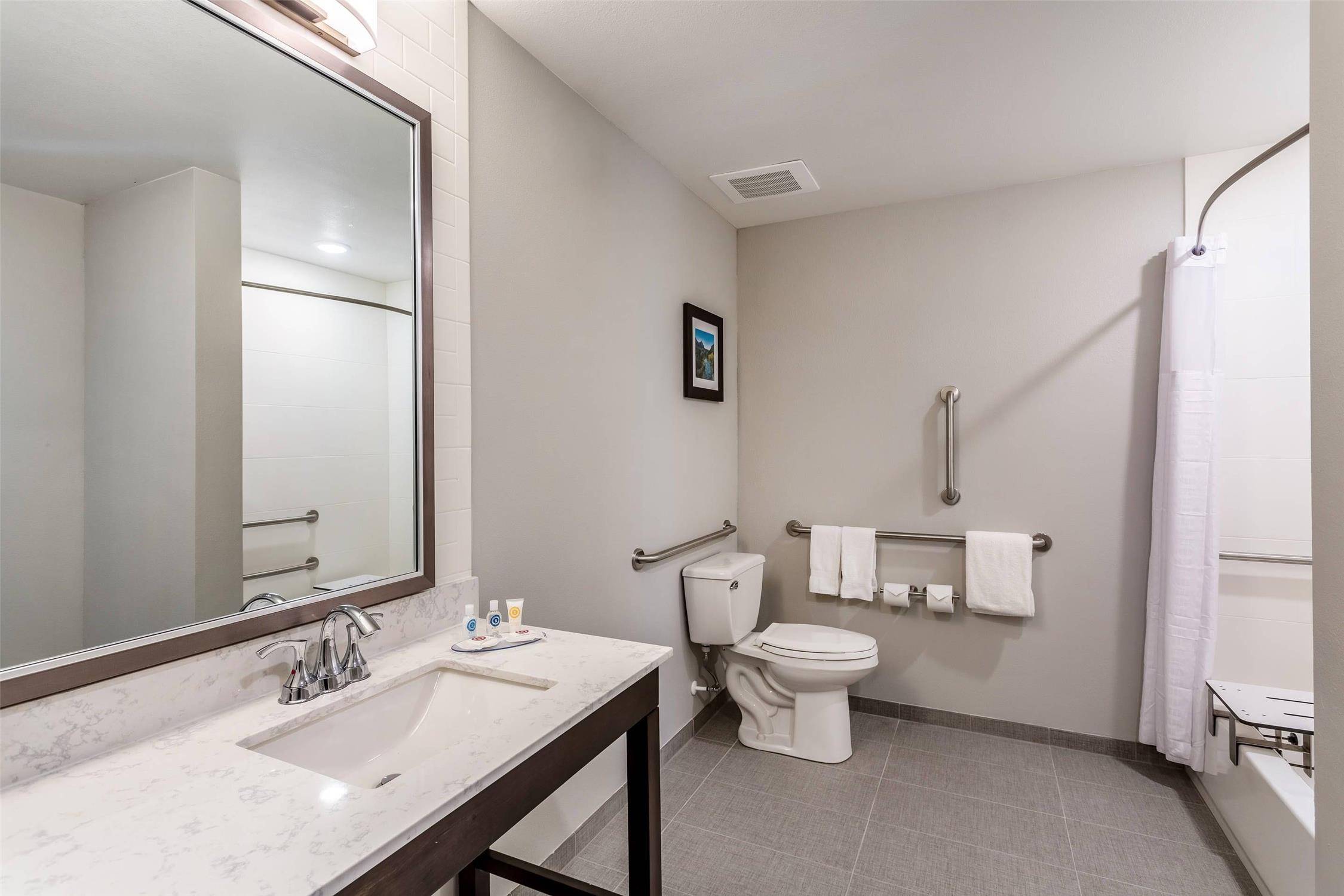 Comfort Inn & Suites Salt Lake City Airport 19/20