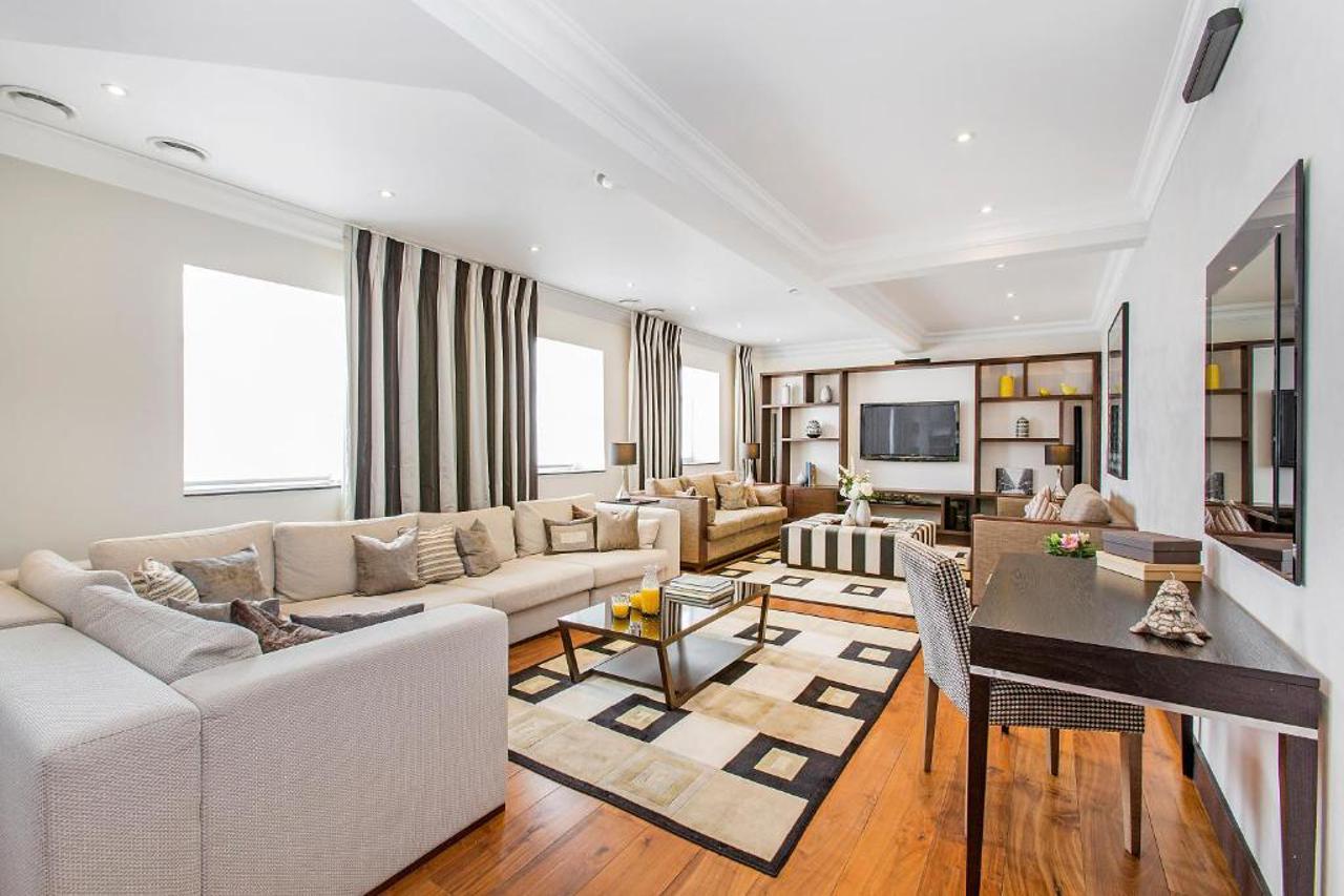 130 Queensgate Apartments 42/48
