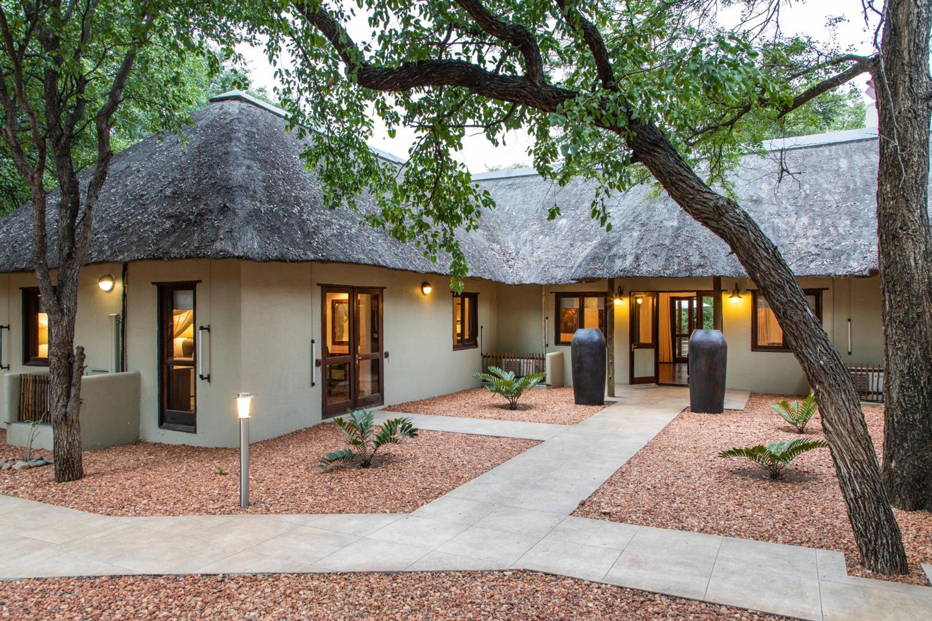 Kingly Bush Villa 1/36