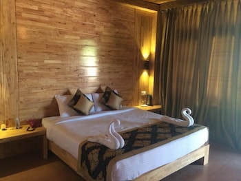 Symphony Palms Beach Resort 17/57