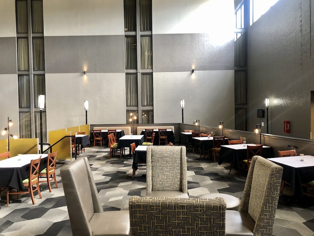 Holiday Inn Morgantown Reading Area 54/68