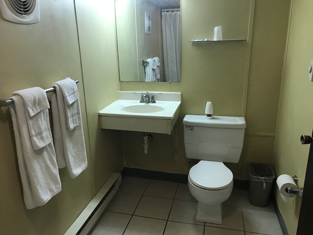West Motel 13/30