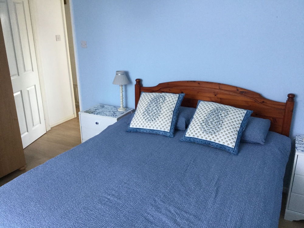 Lakeside Guest House 17/33