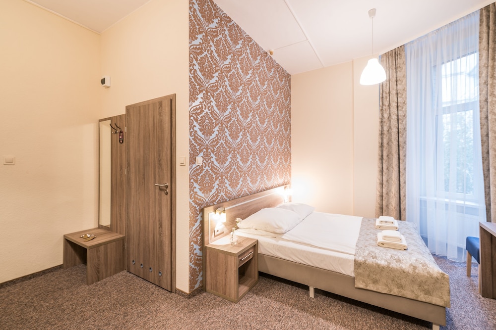 Lothus Hotel 9/45