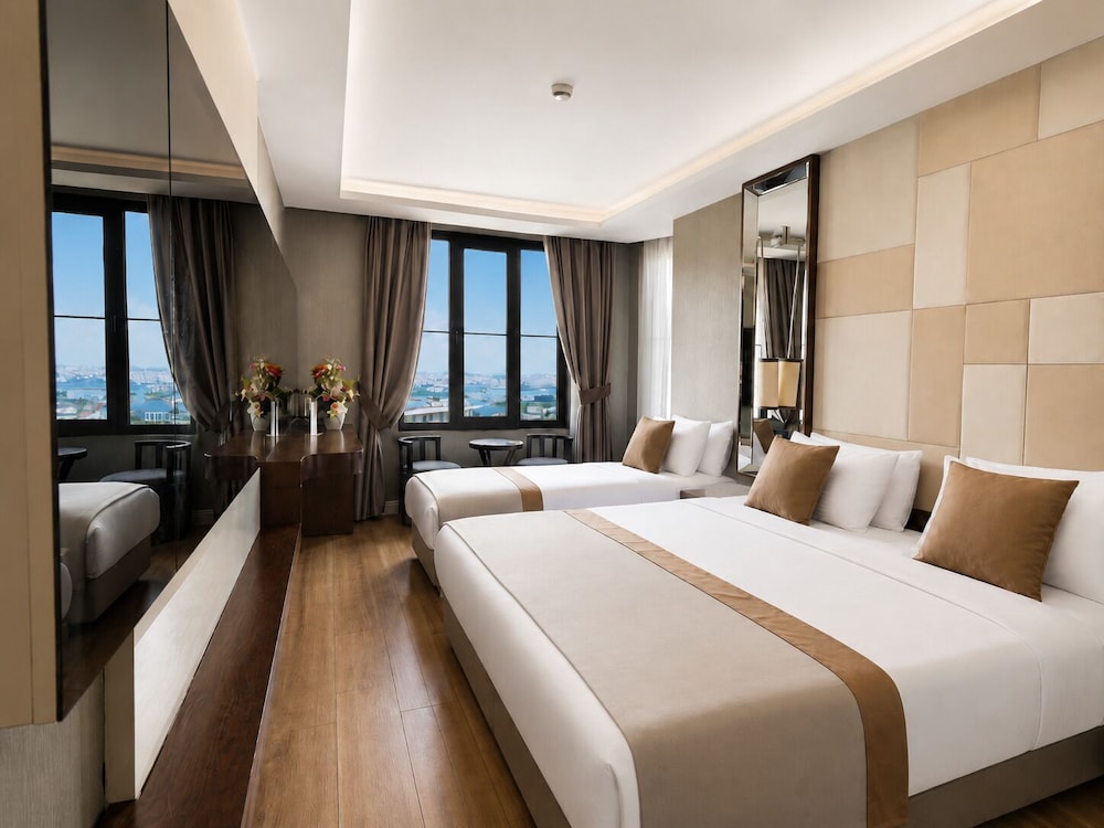 The Biancho Hotel Pera 34/73