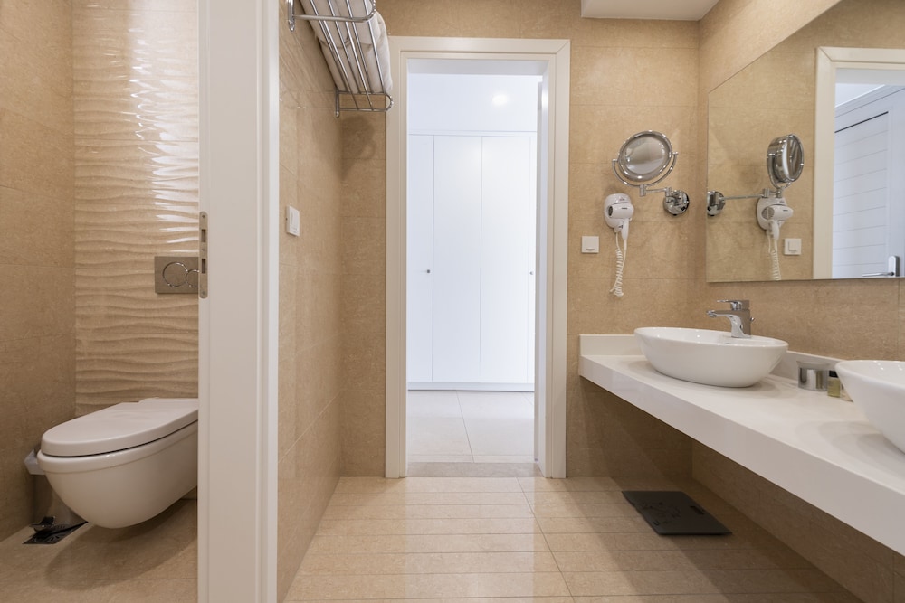 White Rock Of Kos - Adults Only 62/62