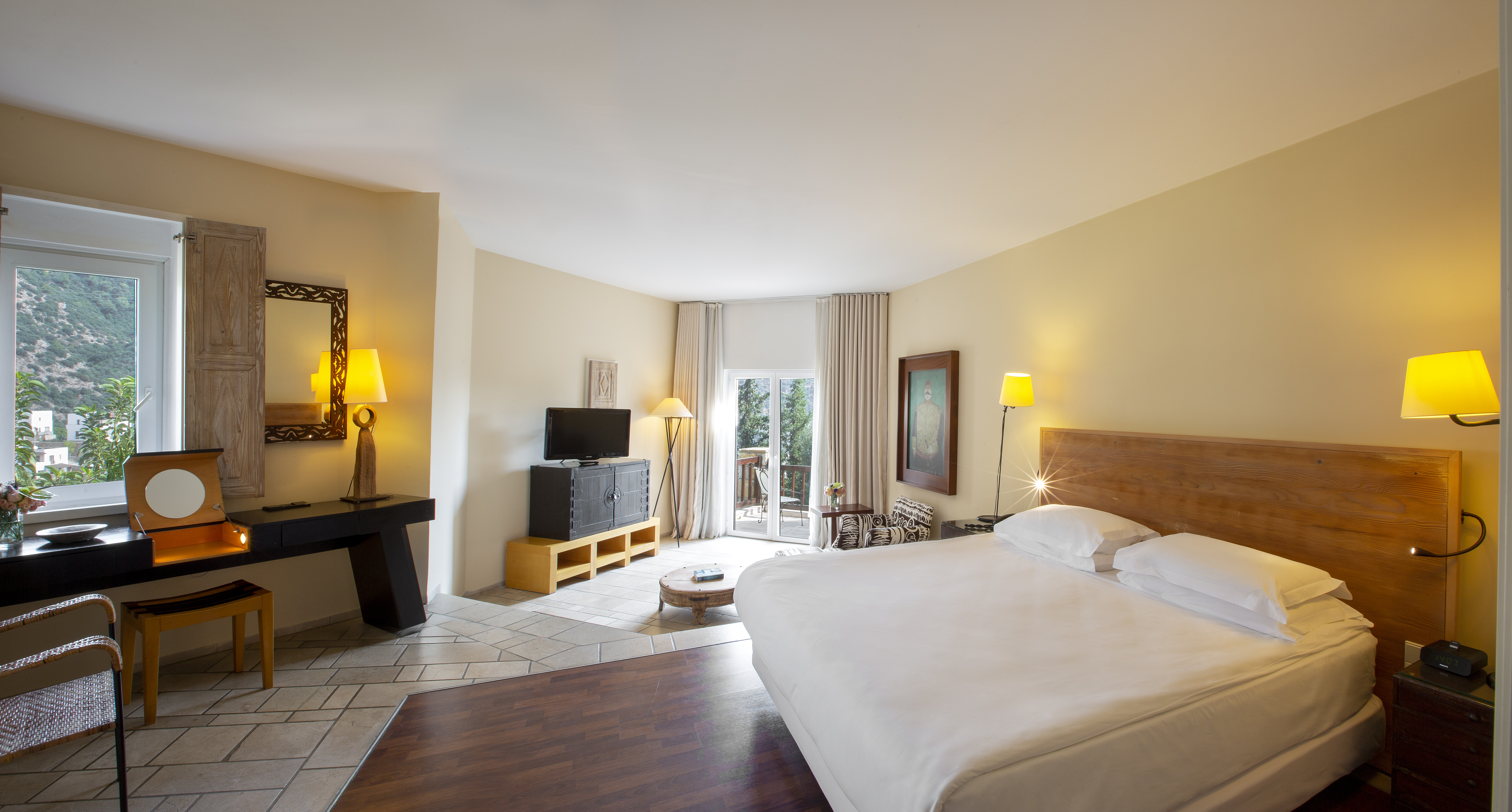 DELUXE, DOUBLE BED, GARDEN VIEW