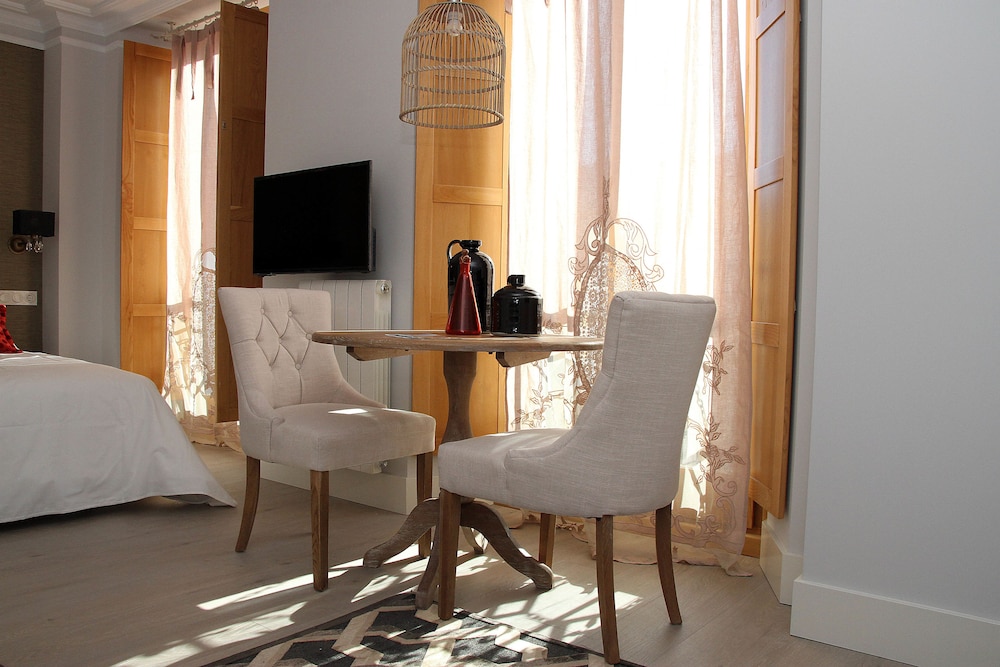 Principia Suites 40/43