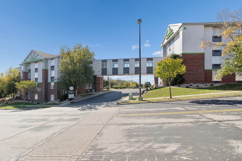 Wyndham Garden Madison Fitchburg 64/69