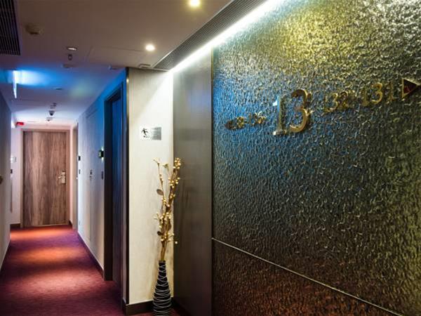 The Bauhinia Hotel - Tsim Sha Tsui 22/27