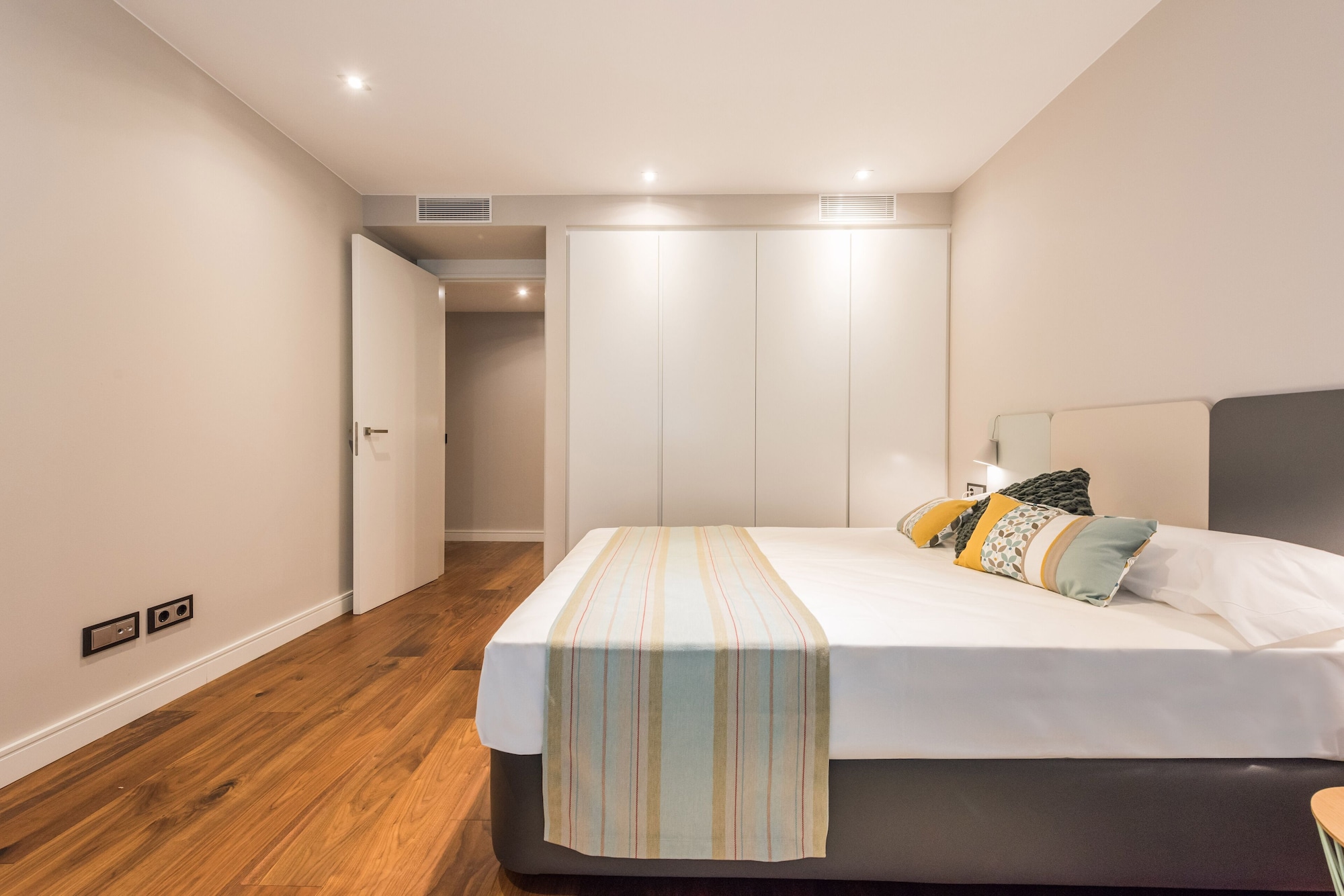 3 BEDROOMS, GRAND, APARTMENT
