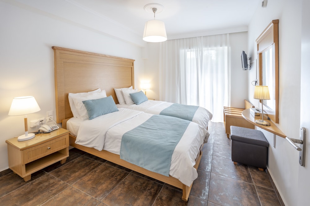 Peridis Family Resort 28/75
