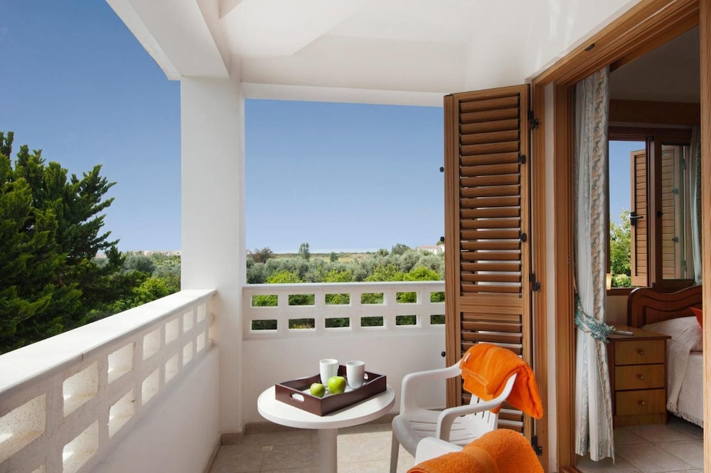 Panareti Coral Bay Resort 46/68