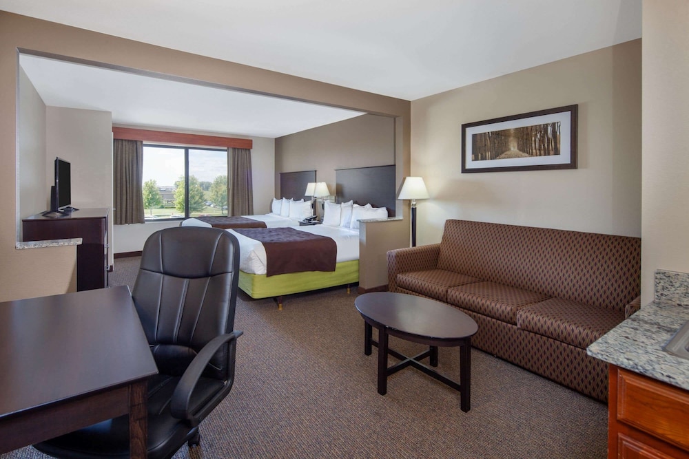 Comfort Inn & Suites Rochester South Mayo Clinic 36/54