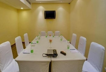 Sarovar Portico Naraina 46/54