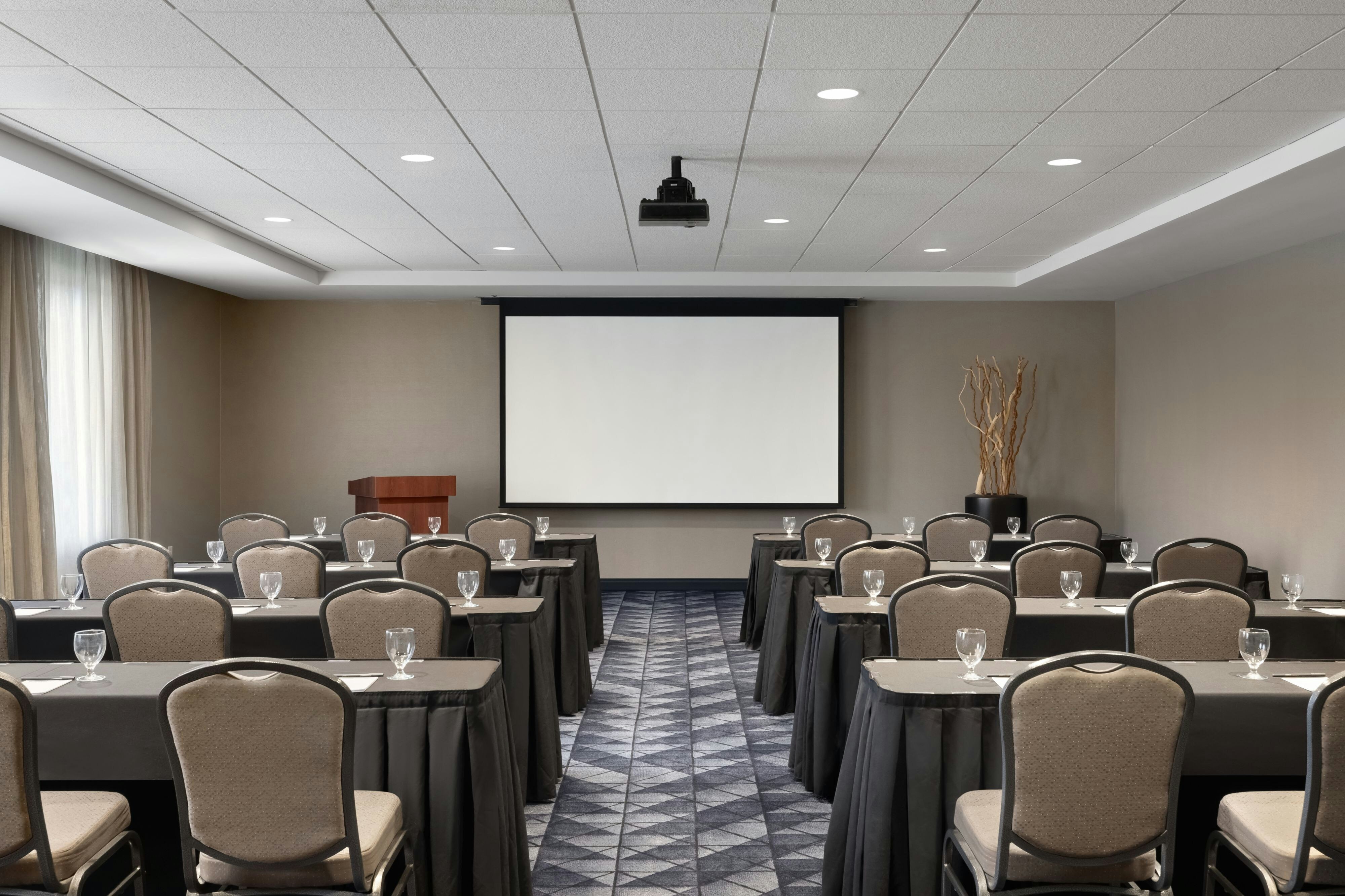 Courtyard Omaha Bellevue At Beardmore Event Center 22/33