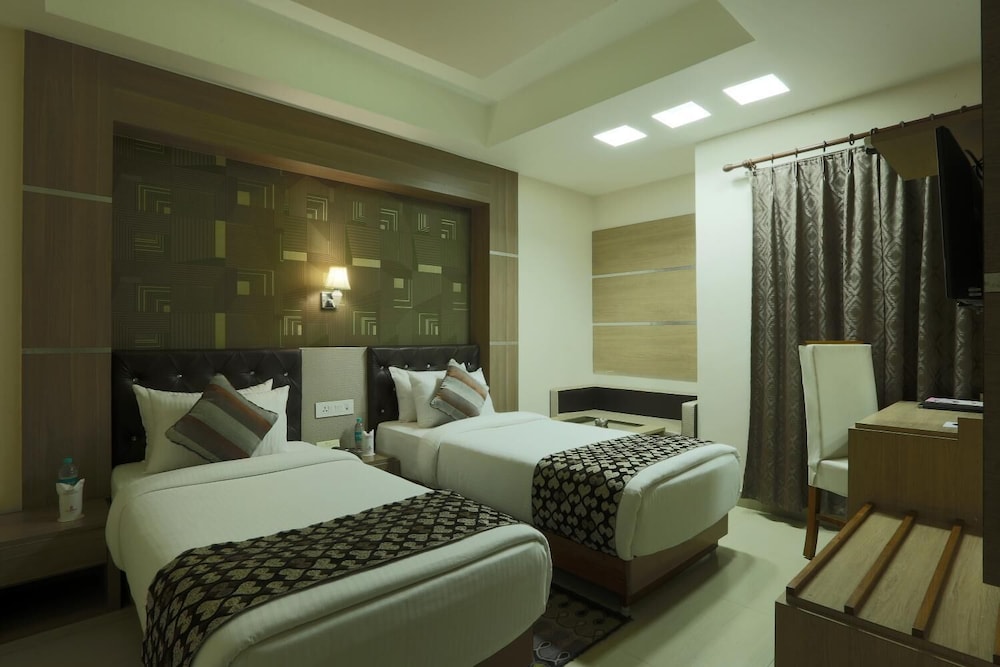 Hotel Sj International 13/40