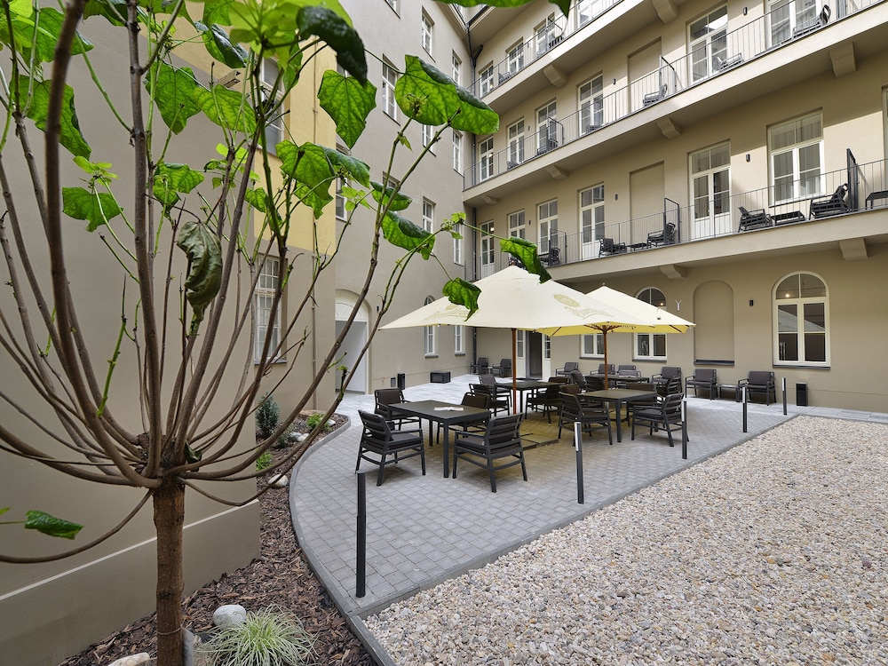 Ea Hotel New Town 43/47