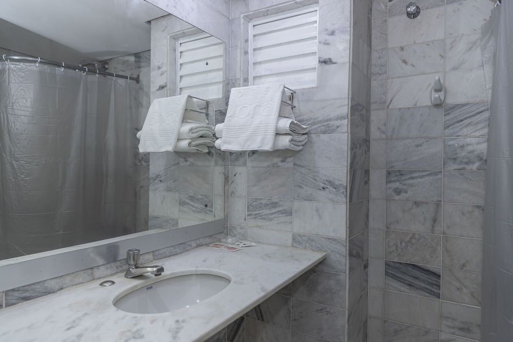 Hotel Doral Apucarana 35/38