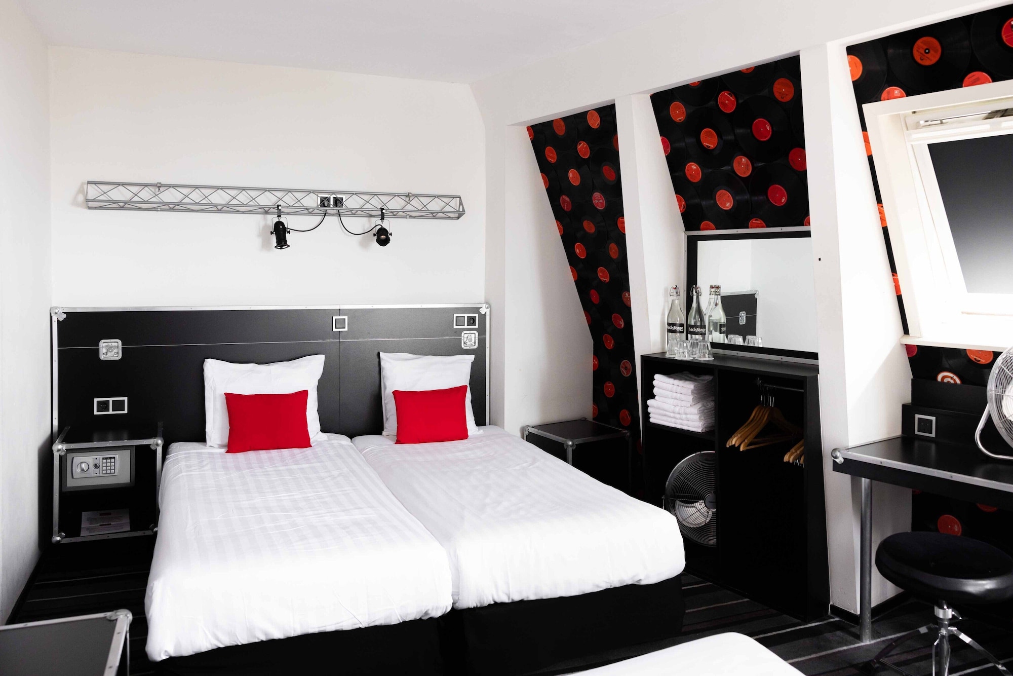 ROOM, QUADRUPLE, 4 BEDS, PRIVATE BATHROOM