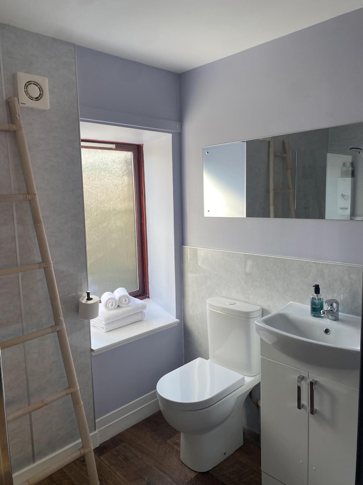 Smiddy Haugh Hotel 46/50