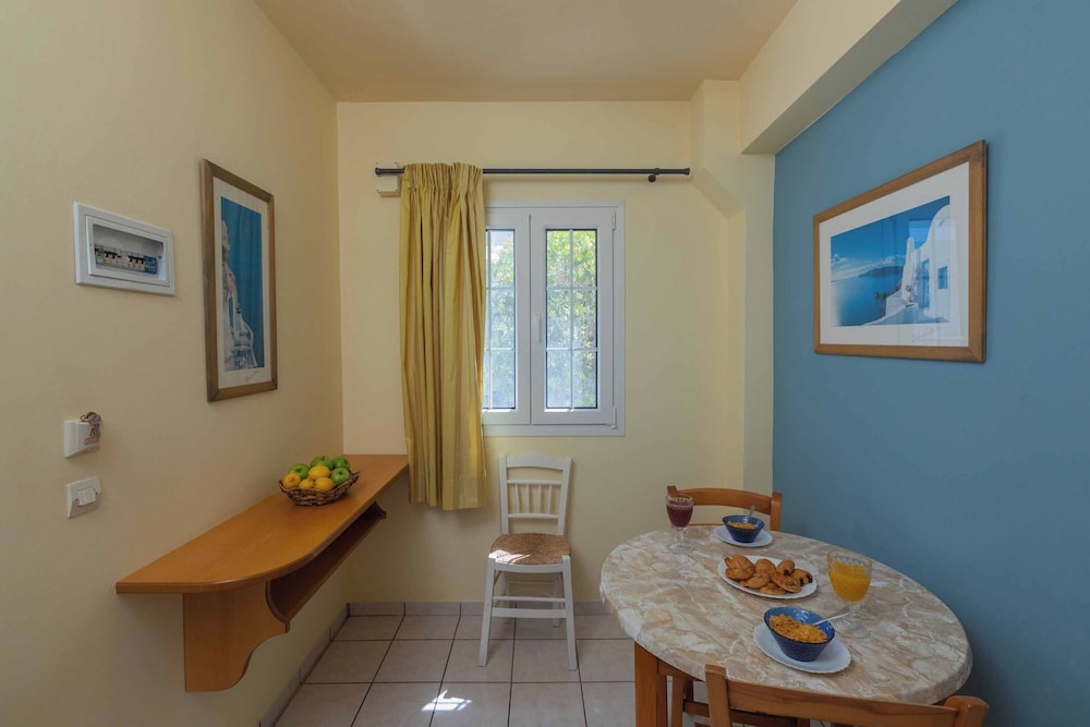 Garbis Villas 13/50