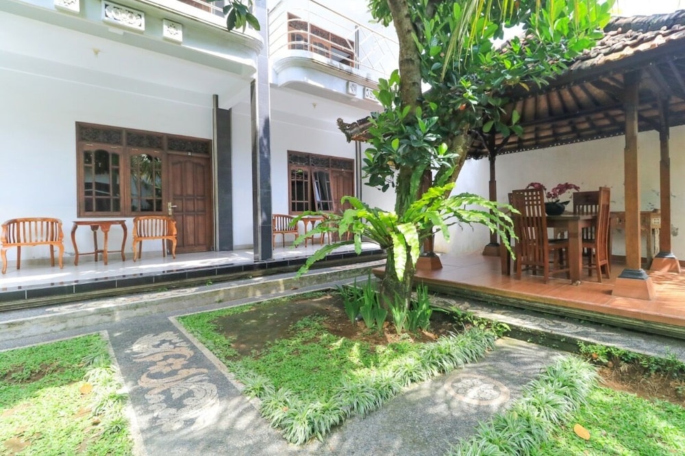 Hotel Gianyar 5/59