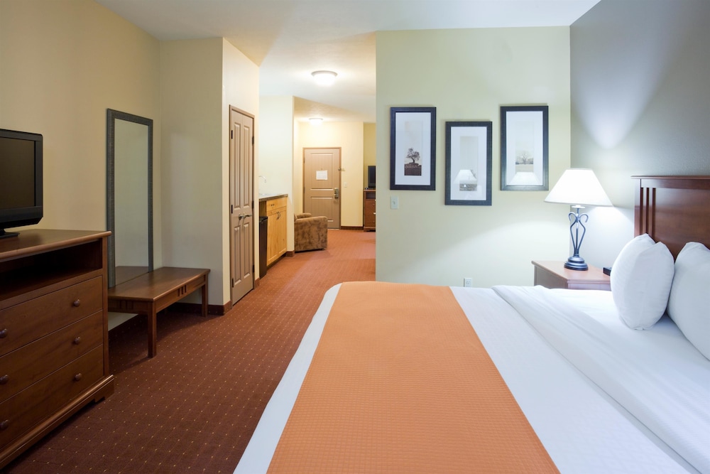 AmericInn by Wyndham Fargo Medical Center 9/59