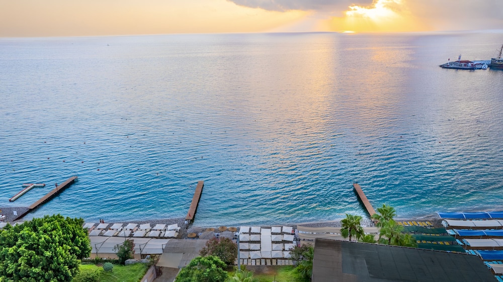 Viking Beach Hotel & Spa 25/26