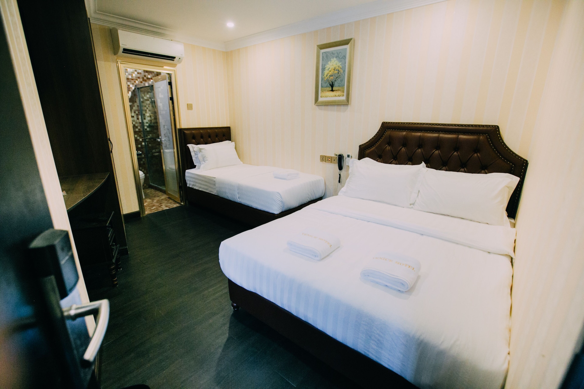 Family Suite, Junior Suite, 1 Double and 1 Single Bed