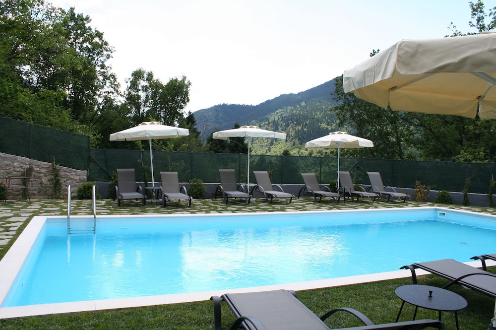 Forest Suites Boutique Hotel 71/79