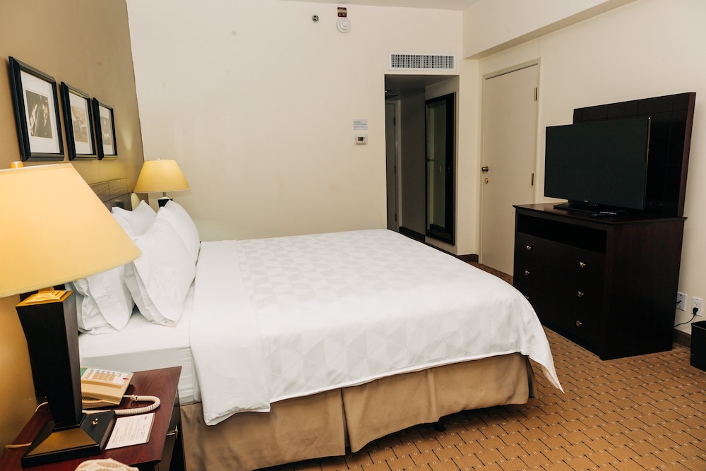 Holiday Inn San Salvador An Ihg Hotel 13/60