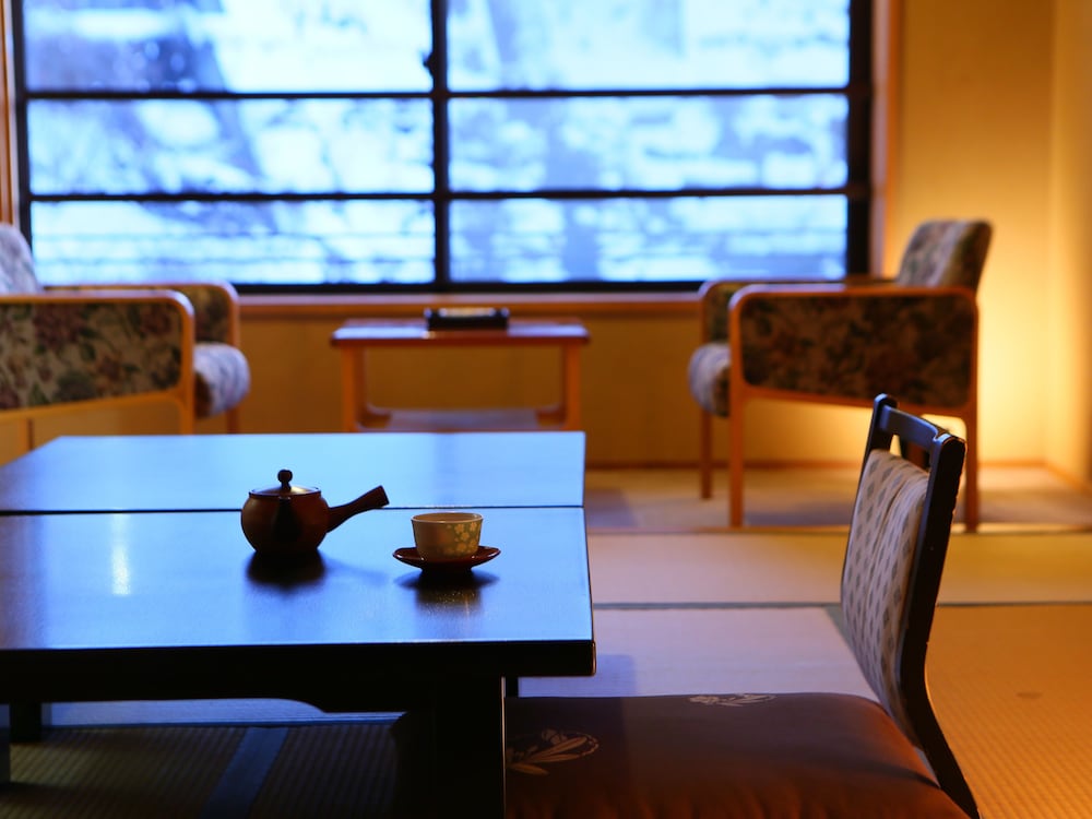 Shibu Hotel 10/66