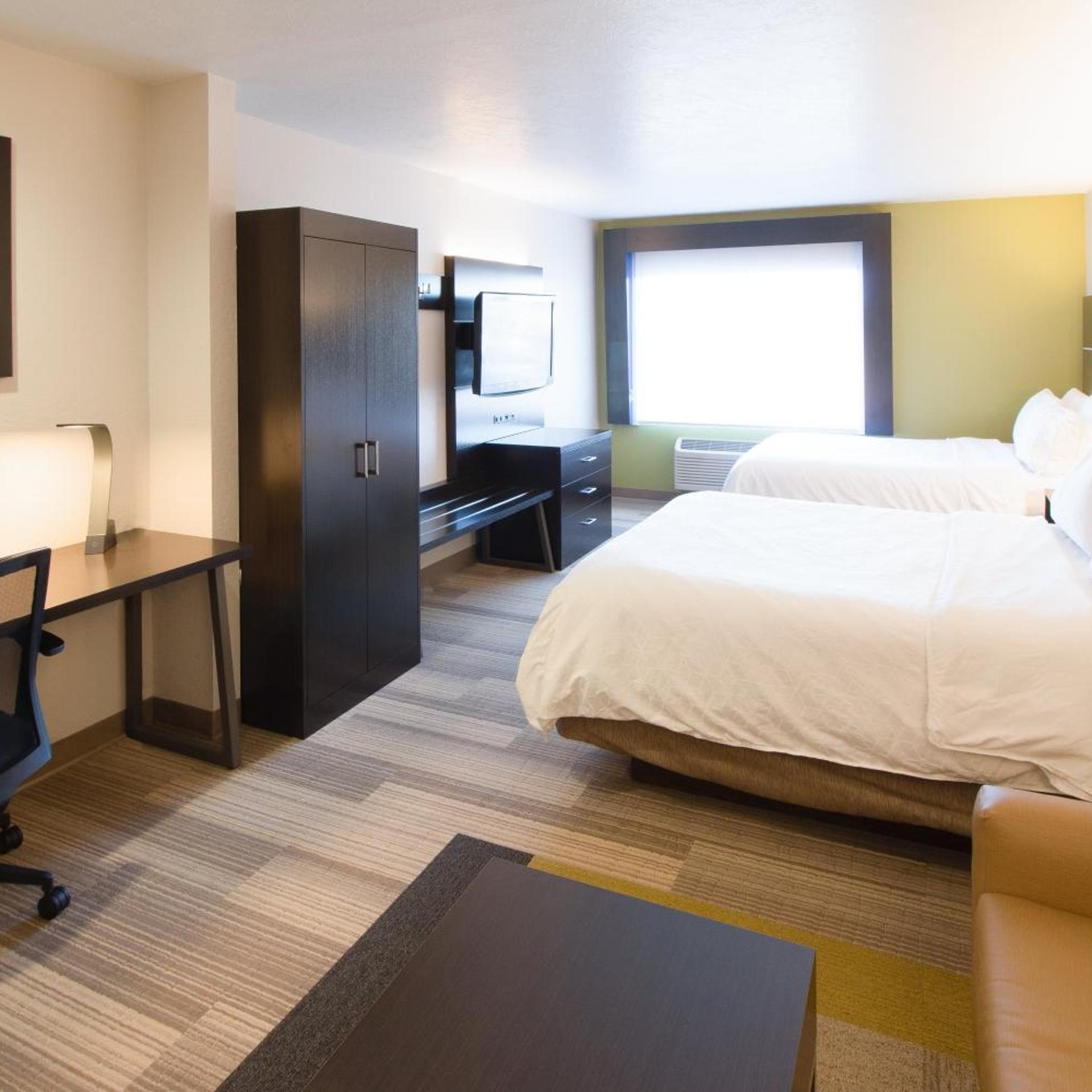 جناح بسريرين، Holiday Inn Express Hotel And Suites Worthington 2/6