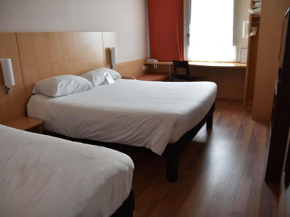 Standard, Multiple Beds