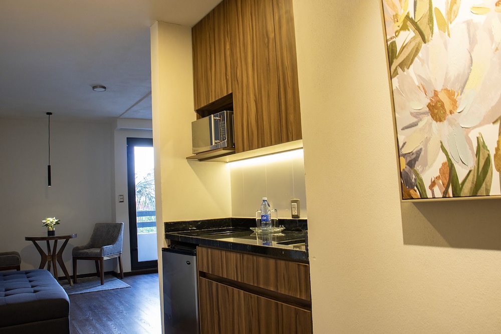 Estanza Hotel and Suites 57/58