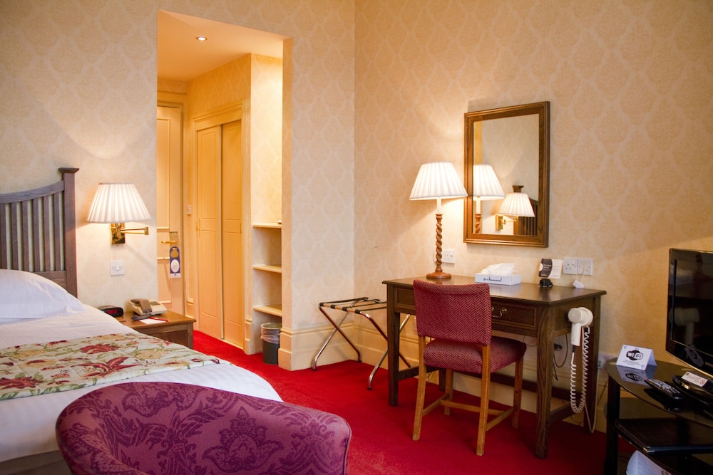 The Duke Of Cornwall Hotel 35/73